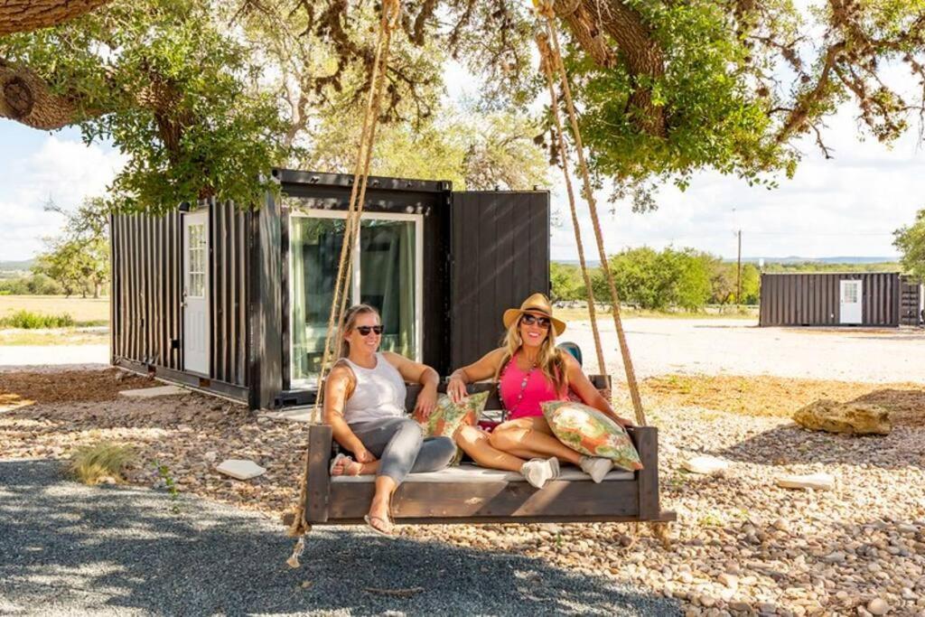 The Container Retreat @ 290 Wine Trail #7 Groups Welcome! Villa Hye Ngoại thất bức ảnh